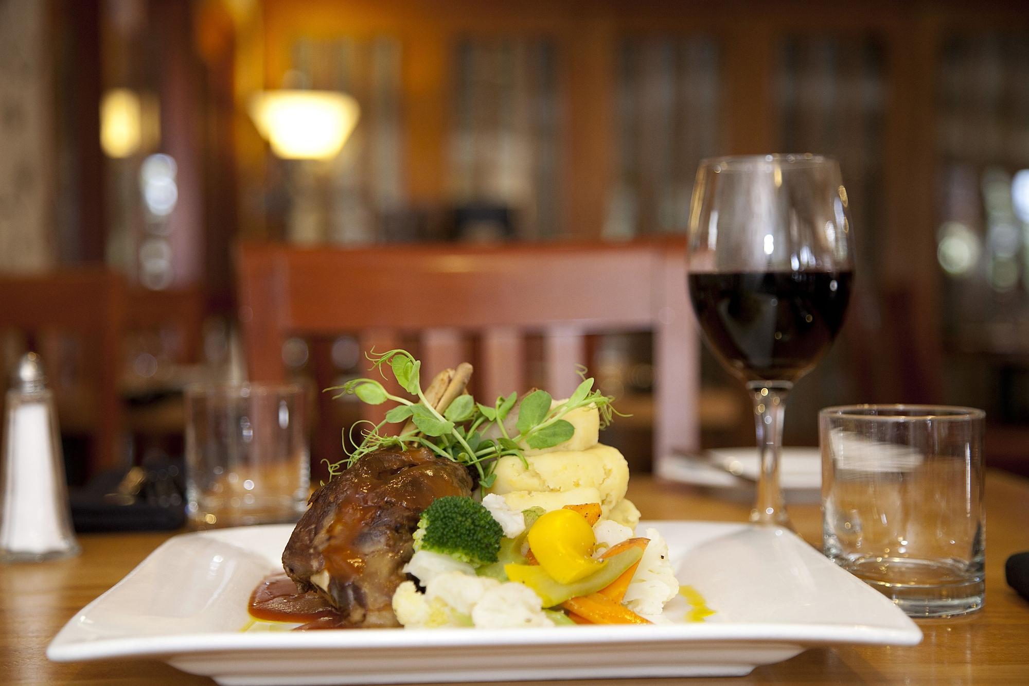 Distinction Coachman Hotel, Palmerston North Buitenkant foto